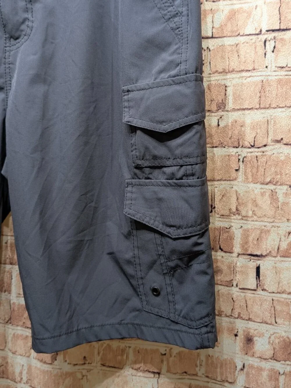 Iron Co. Men's Cargo Shorts in Charcoal Gray Size 32